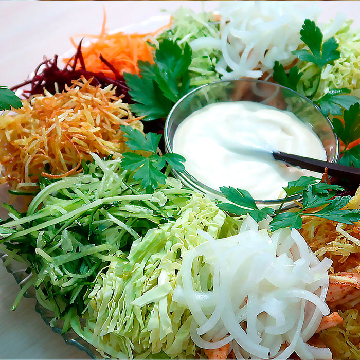 10 праздничных салатов, которые украсят любой стол